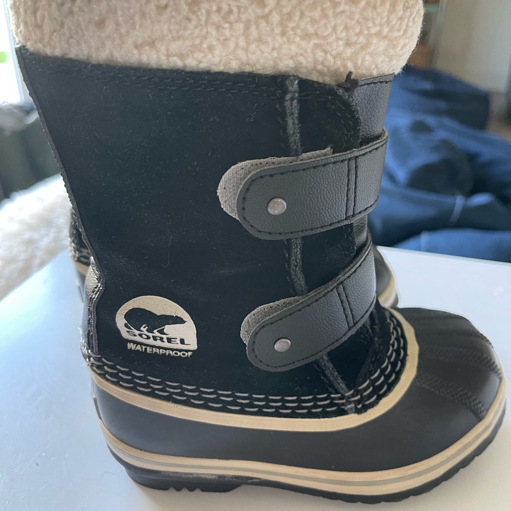 Sorel- little kids snow boots- size 10